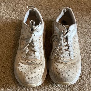 HOKA ARAHI 4 - well worn but could be cleaned up.